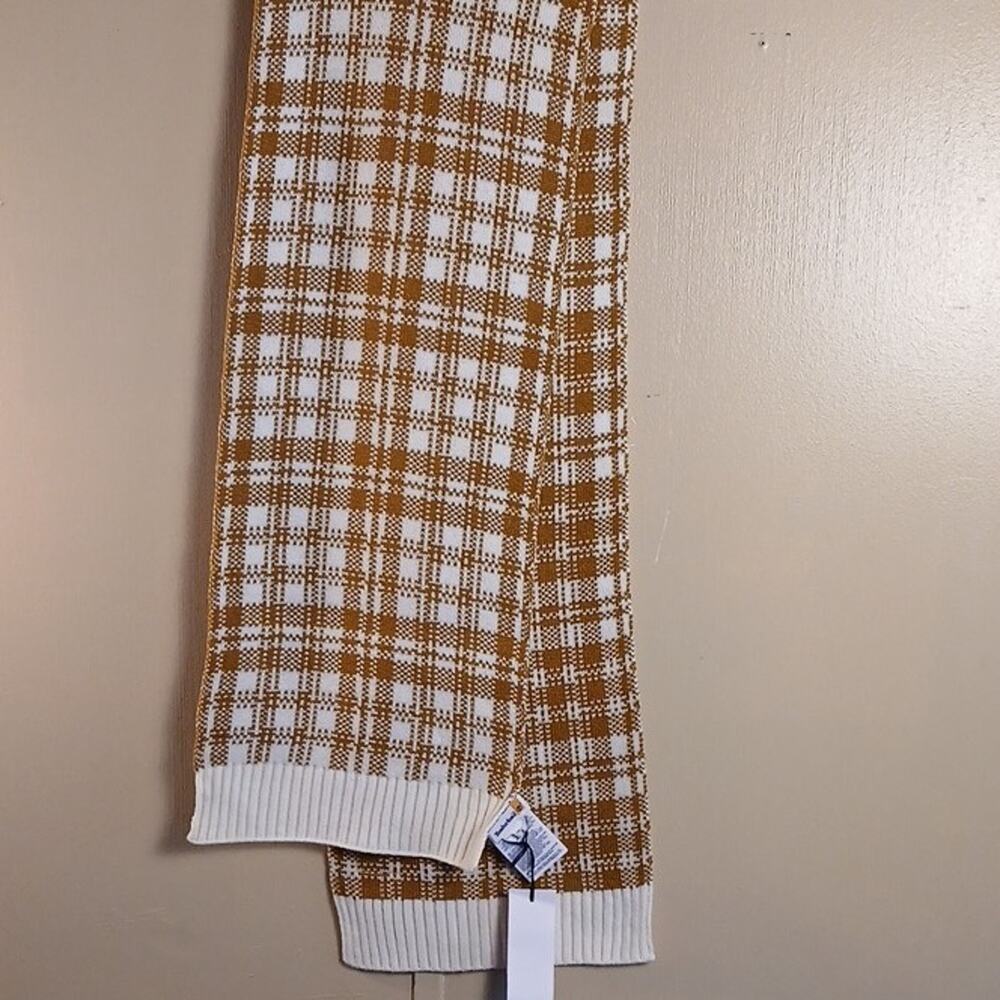 Timberland Women's Knit Acrylic Plaid Rectangle Scarf Brown/White Logo